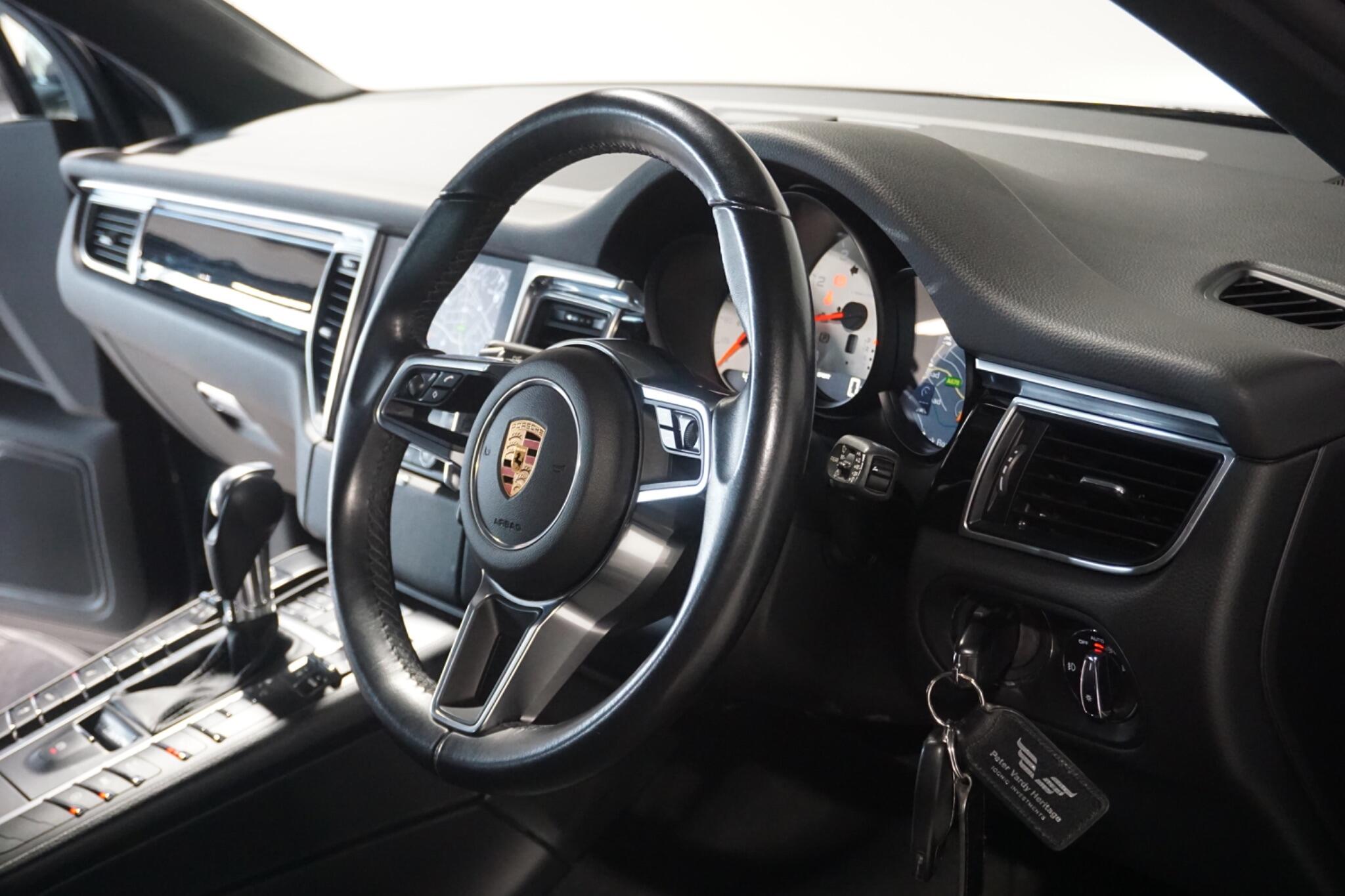 Porsche Macan 2.0T SUV 5dr Petrol PDK 4WD Euro 6 (s/s) (252 ps)